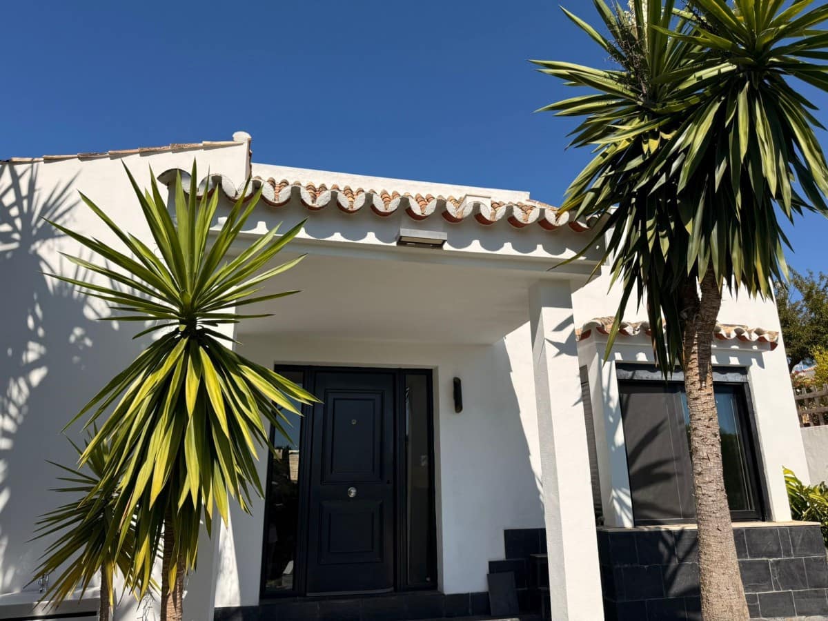 3 sovrum Villa till salu i Calahonda med pool garage - 1 150 000 € (Ref: 9425957)