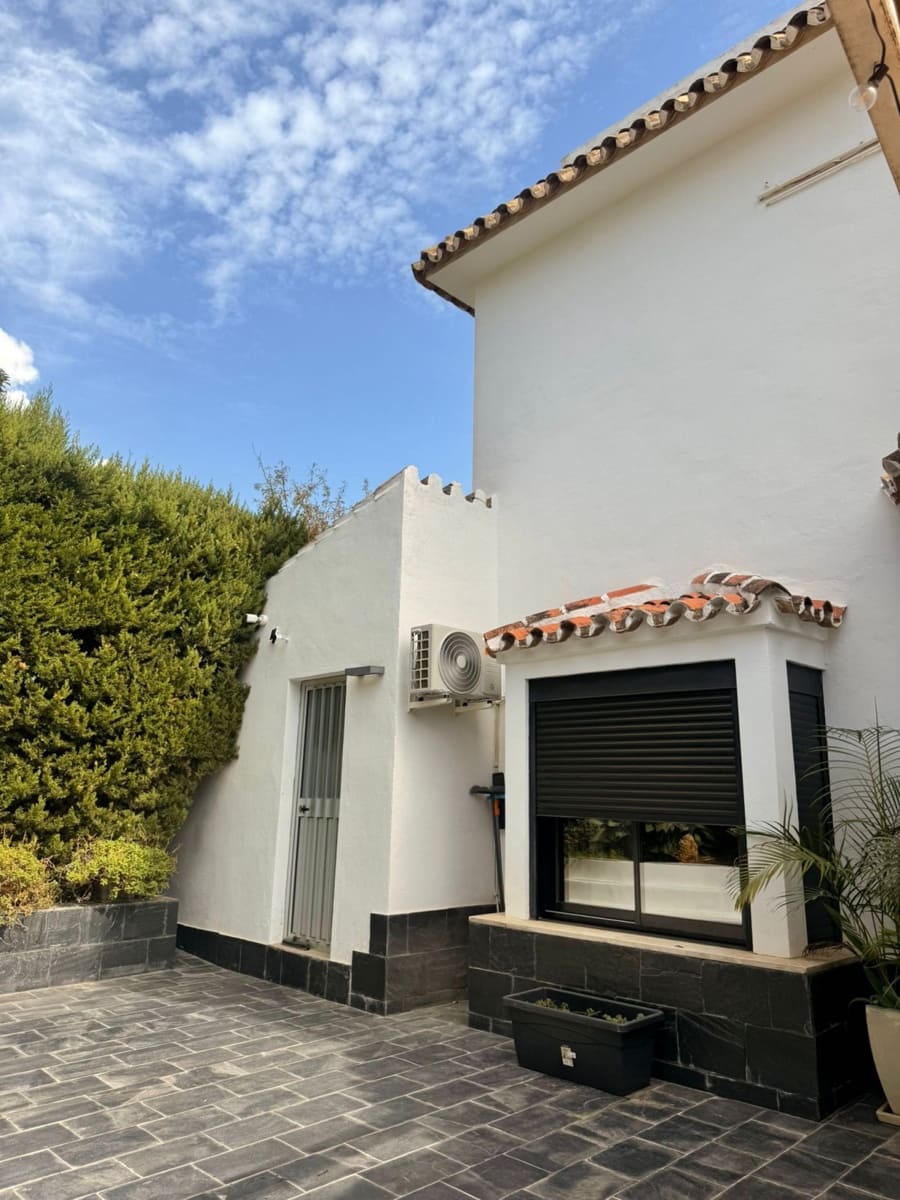 3 sovrum Villa till salu i Calahonda med pool garage - 1 150 000 € (Ref: 9425957)