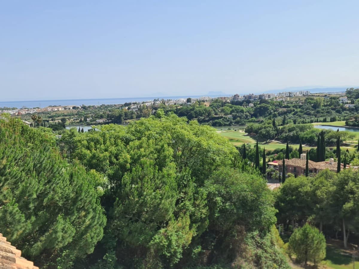 3 soverom Penthouse til salgs i Benahavis med svømmebasseng garasje - € 1 100 000 (Ref: 9425958)