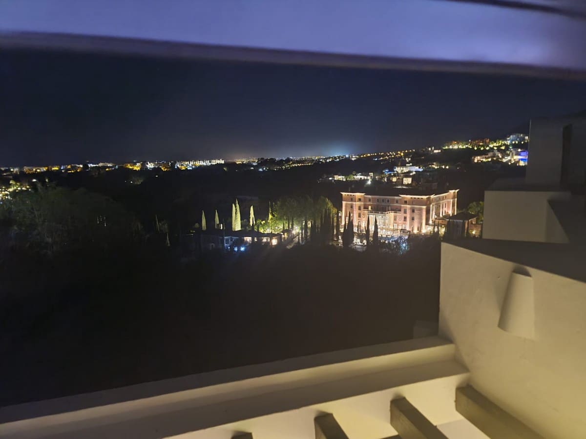 3 soverom Penthouse til salgs i Benahavis med svømmebasseng garasje - € 1 100 000 (Ref: 9425958)