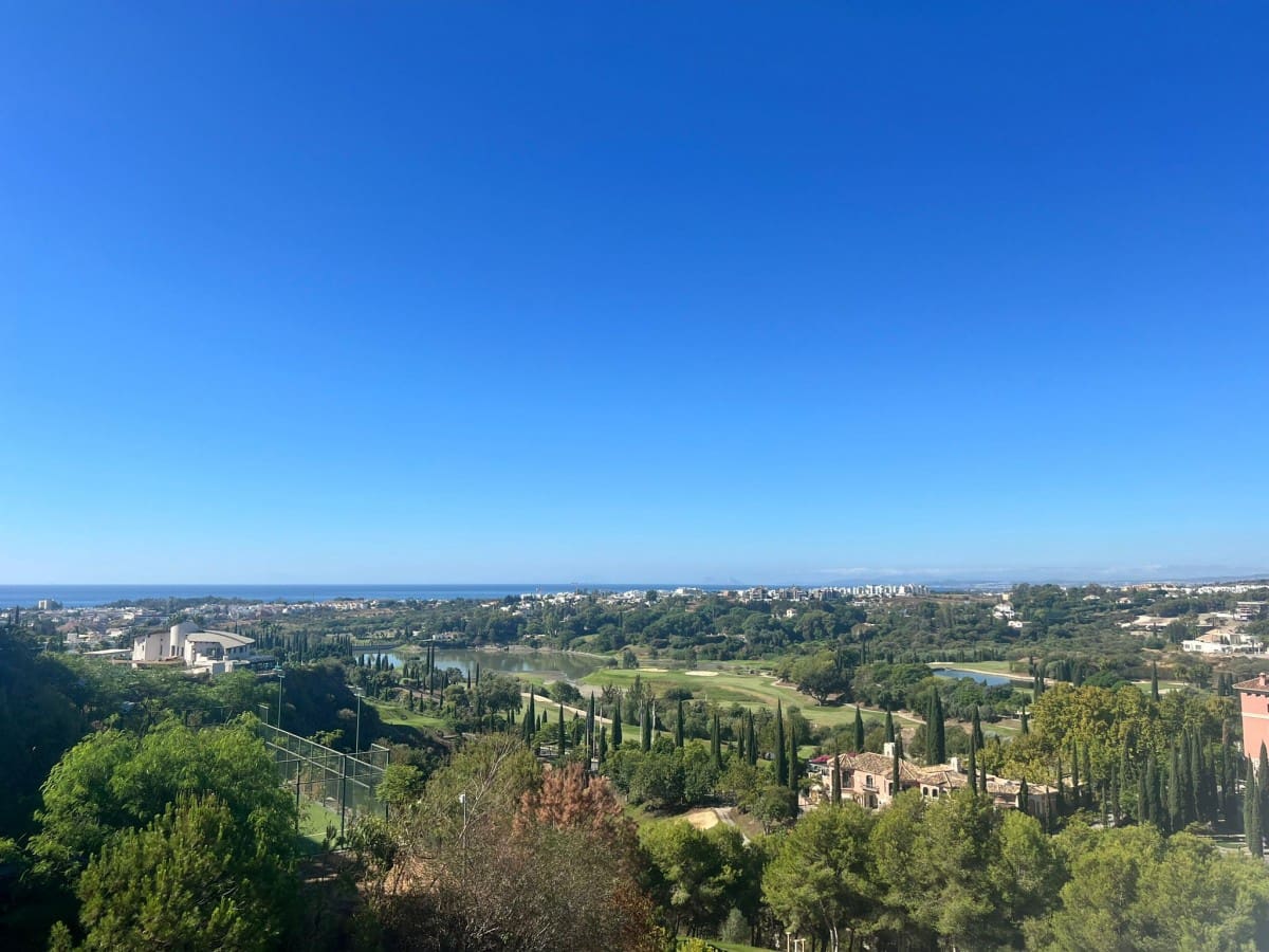 3 soverom Penthouse til salgs i Benahavis med svømmebasseng garasje - € 1 100 000 (Ref: 9425958)