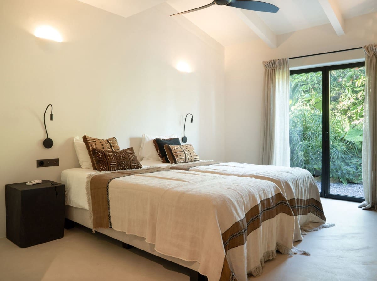 5 soverom Villa til salgs i New Golden Mile med svømmebasseng garasje - € 3 970 000 (Ref: 9425960)