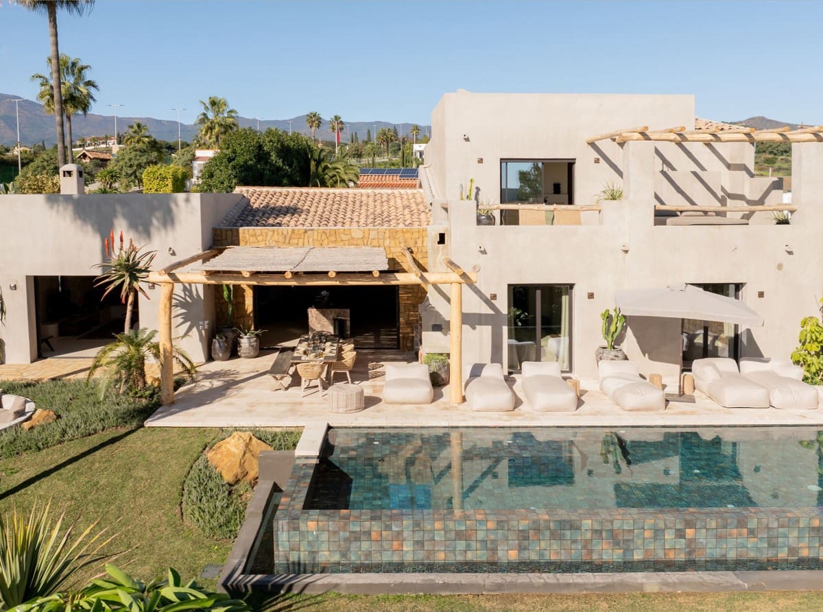 5 soverom Villa til salgs i New Golden Mile med svømmebasseng garasje - € 3 970 000 (Ref: 9425960)