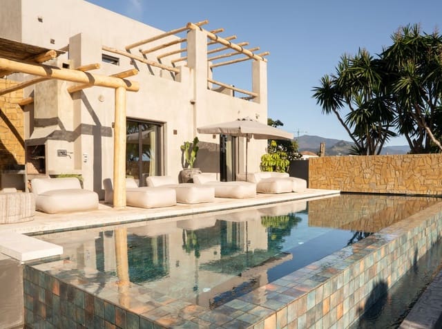 5 soveværelse Villa til salg i Selwo, Estepona med swimmingpool garage - € 3.970.000 (Ref: 9425960)