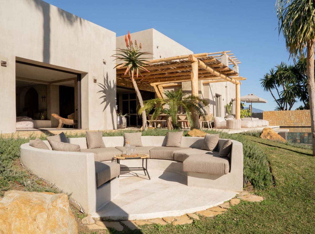 5 soverom Villa til salgs i New Golden Mile med svømmebasseng garasje - € 3 970 000 (Ref: 9425960)