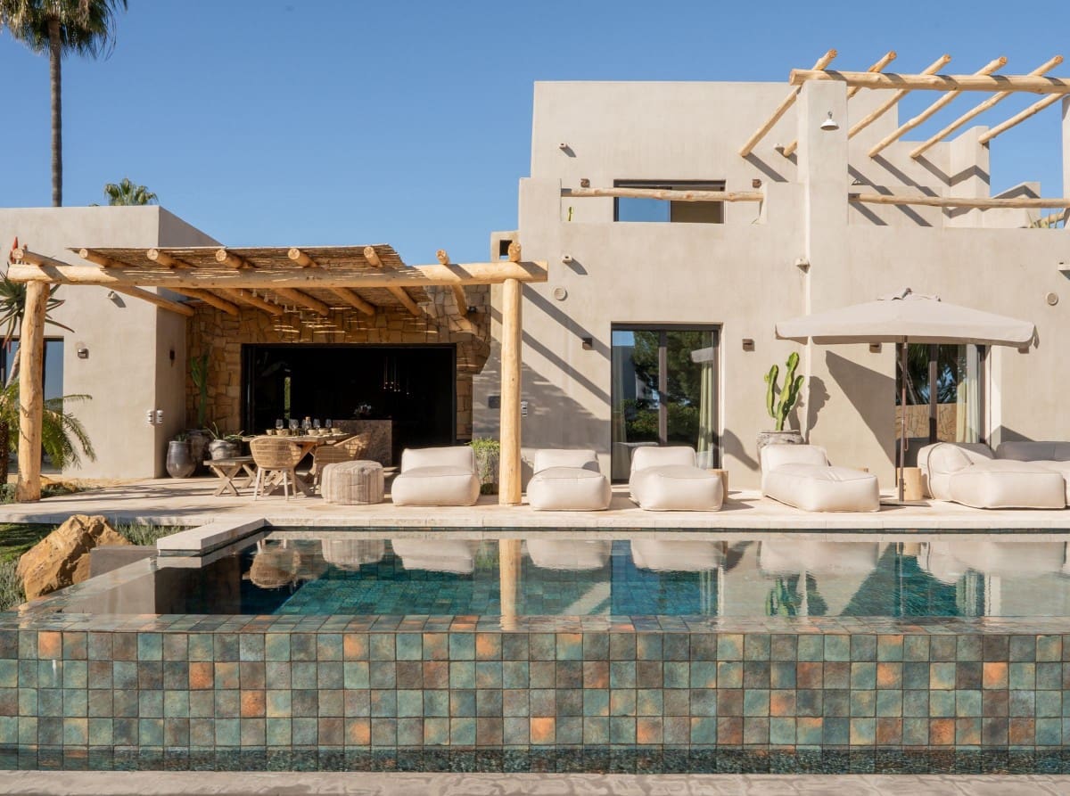 5 soverom Villa til salgs i New Golden Mile med svømmebasseng garasje - € 3 970 000 (Ref: 9425960)