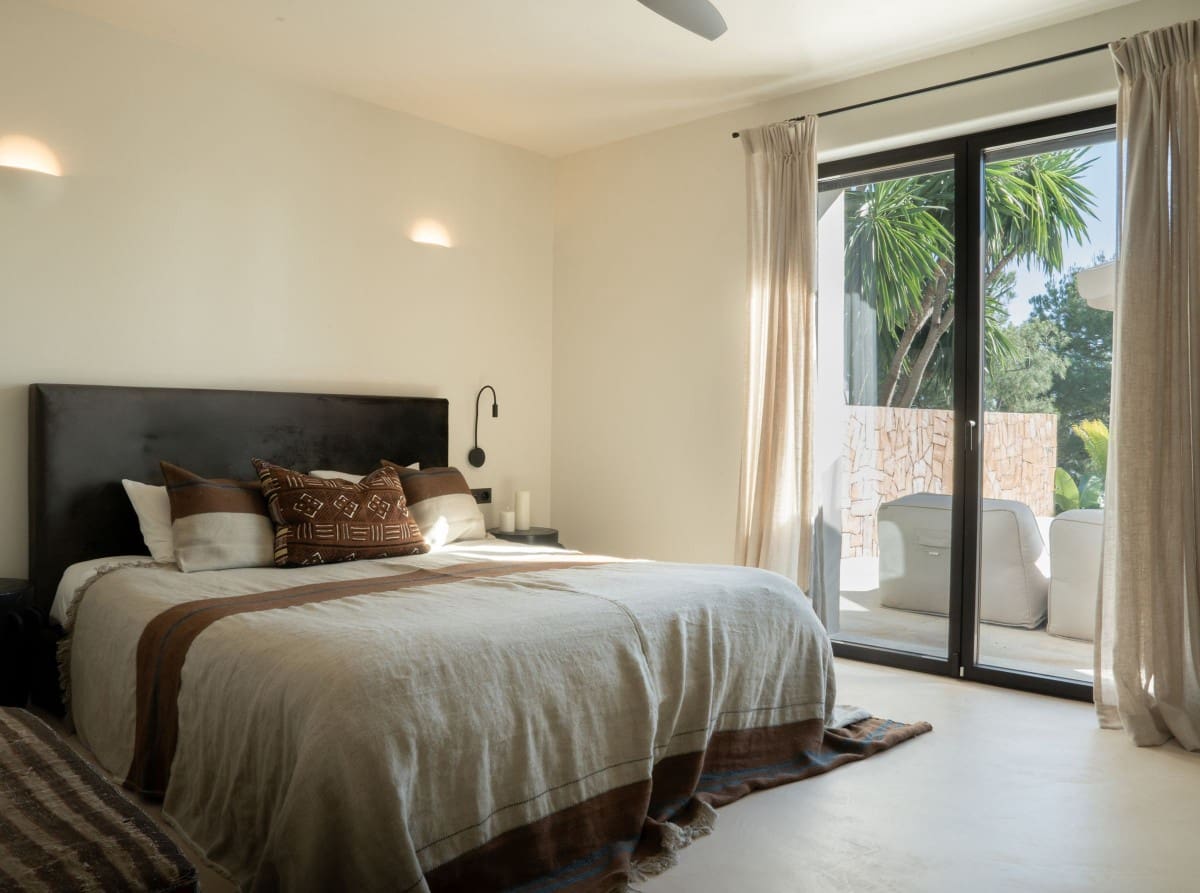 5 soverom Villa til salgs i New Golden Mile med svømmebasseng garasje - € 3 970 000 (Ref: 9425960)