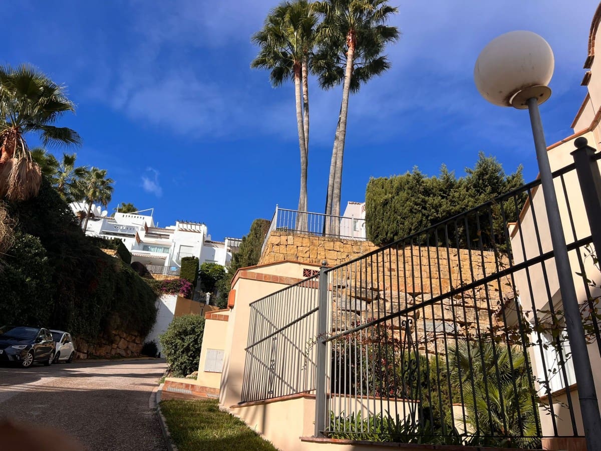 3 slaapkamer Penthouse te koop in Benahavis met zwembad garage - € 850.000 (Ref: 9425962)