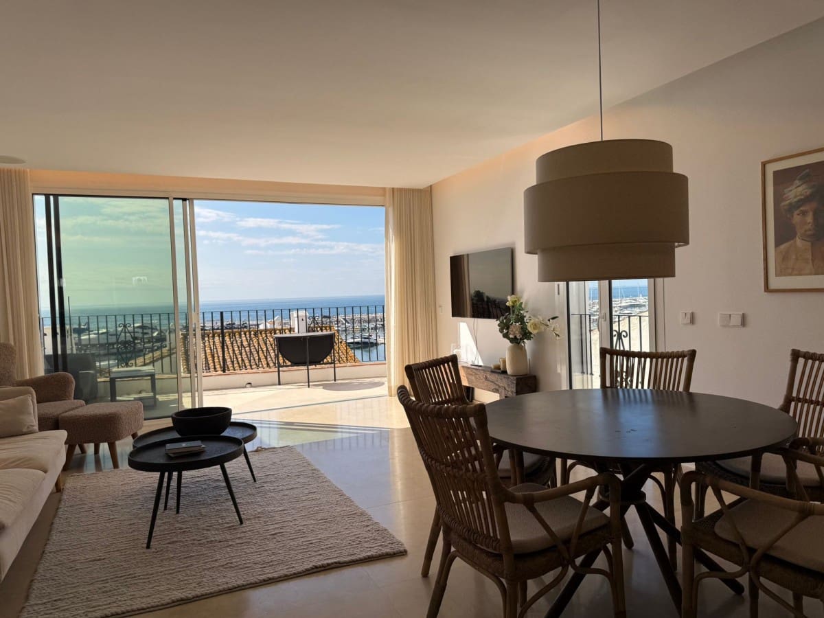 2 soveværelse Lejlighed til salg i Puerto Banus med swimmingpool garage - € 1.199.000 (Ref: 9425966)