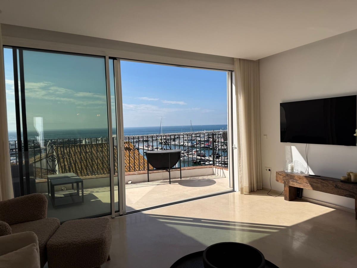 2 soveværelse Lejlighed til salg i Puerto Banus med swimmingpool garage - € 1.199.000 (Ref: 9425966)