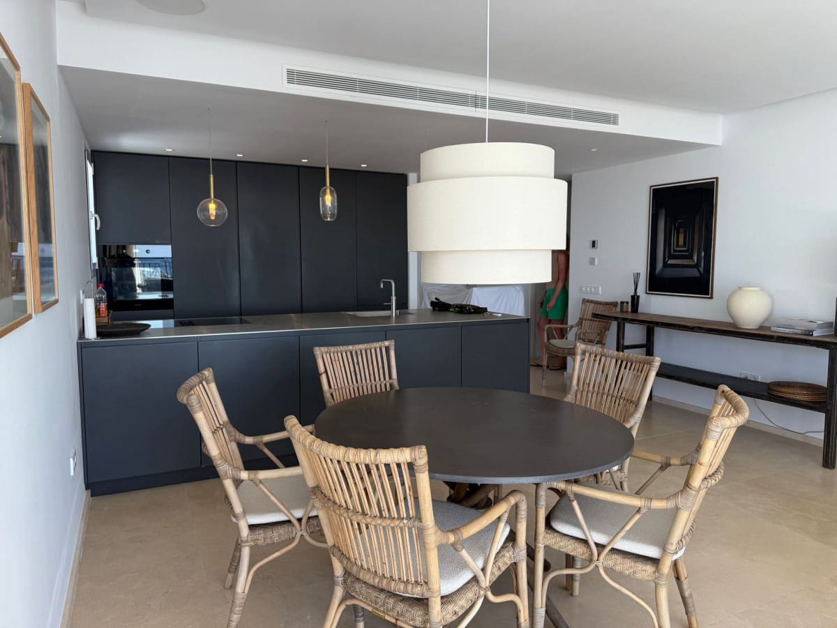 2 soveværelse Lejlighed til salg i Puerto Banus med swimmingpool garage - € 1.199.000 (Ref: 9425966)