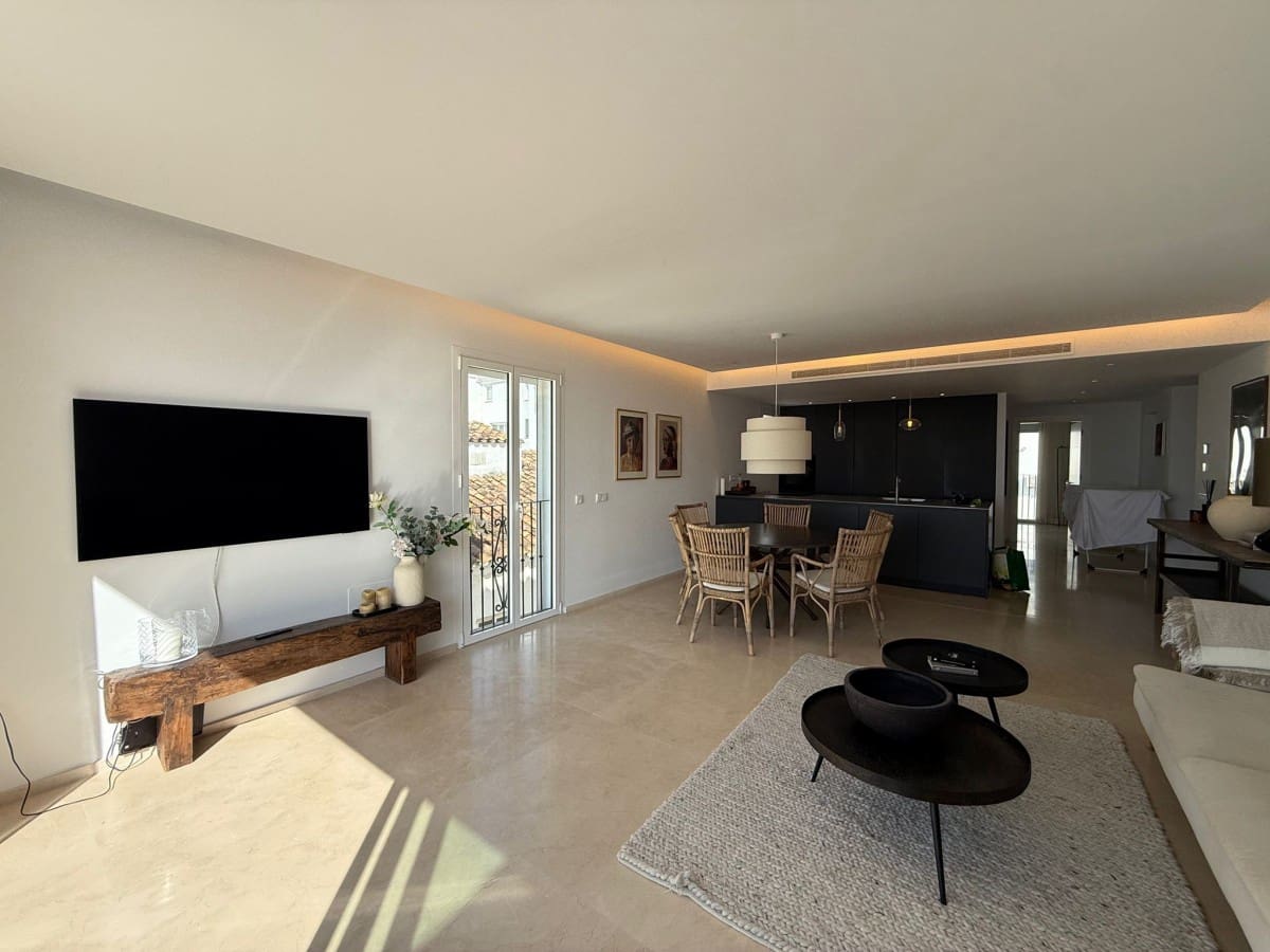 2 soveværelse Lejlighed til salg i Puerto Banus med swimmingpool garage - € 1.199.000 (Ref: 9425966)