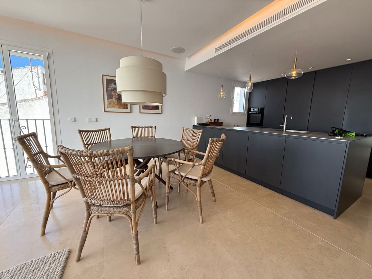 2 soveværelse Lejlighed til salg i Puerto Banus med swimmingpool garage - € 1.199.000 (Ref: 9425966)