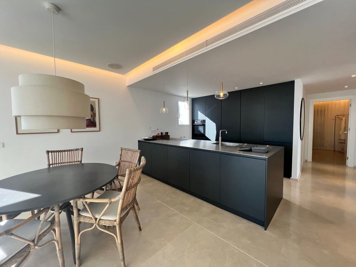 2 soveværelse Lejlighed til salg i Puerto Banus med swimmingpool garage - € 1.199.000 (Ref: 9425966)