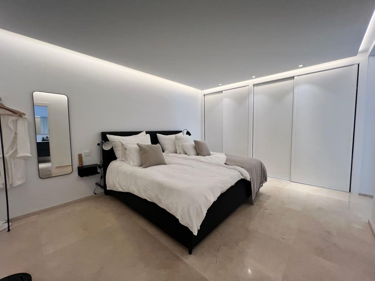 2 soveværelse Lejlighed til salg i Puerto Banus med swimmingpool garage - € 1.199.000 (Ref: 9425966)