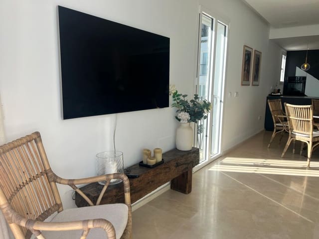 2 soveværelse Lejlighed til salg i Puerto Banus, Marbella med swimmingpool garage - € 1.199.000 (Ref: 9425966)