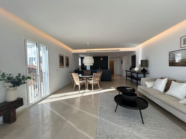 2 soveværelse Lejlighed til salg i Puerto Banus, Marbella med swimmingpool garage - € 1.199.000 (Ref: 9425966)