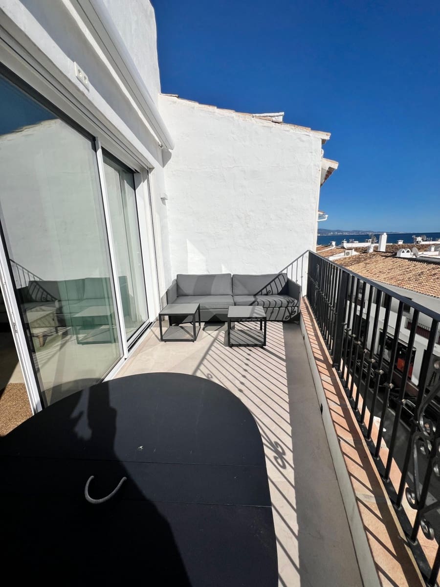 2 soveværelse Lejlighed til salg i Puerto Banus med swimmingpool garage - € 1.199.000 (Ref: 9425966)