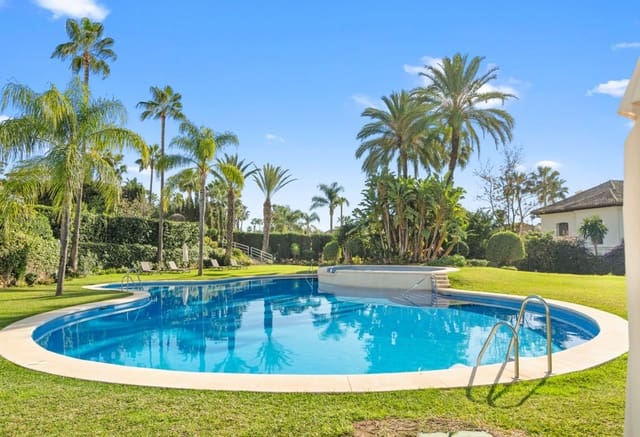 3 makuuhuone Huoneisto myytävänä paikassa Nueva Andalucia, Marbella mukana uima-altaan - 949 500 € (Ref: 9425967)