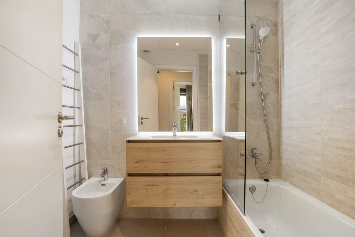 2 makuuhuone Huoneisto myytävänä paikassa Estepona mukana uima-altaan 
autotalli - 495 000 € (Ref: 9425969)