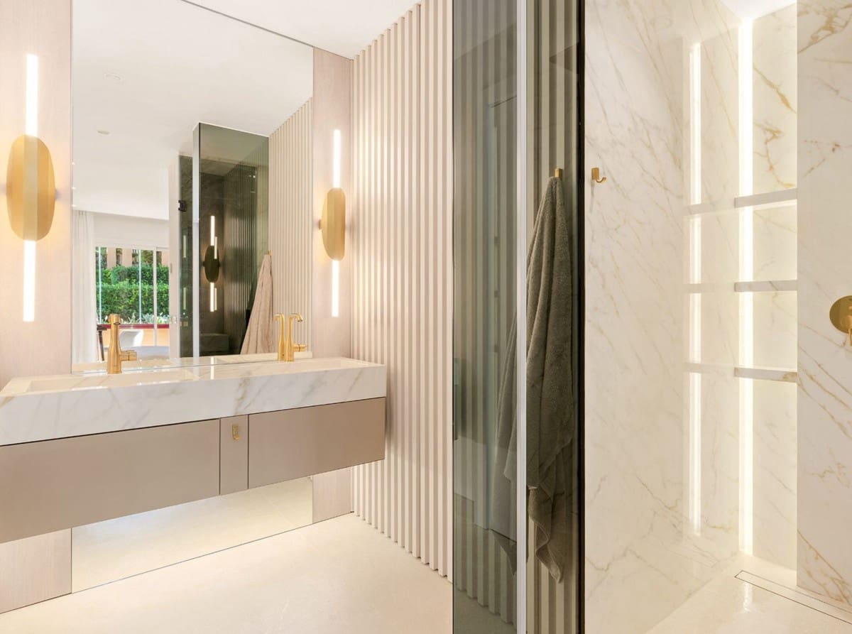 4 quarto Apartamento para venda em Estepona com piscina garagem - 3 695 000 € (Ref: 9425971)