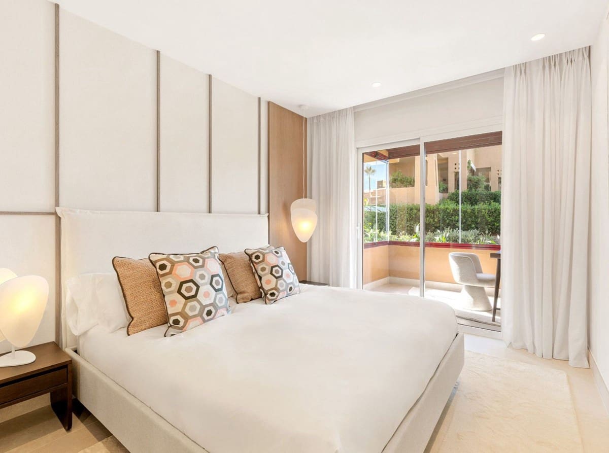 4 quarto Apartamento para venda em Estepona com piscina garagem - 3 695 000 € (Ref: 9425971)