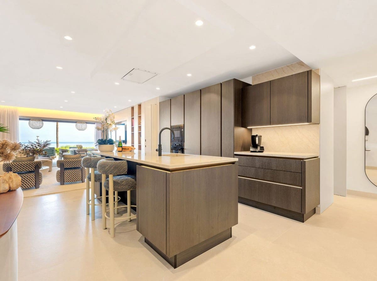 4 quarto Apartamento para venda em Estepona com piscina garagem - 3 695 000 € (Ref: 9425971)