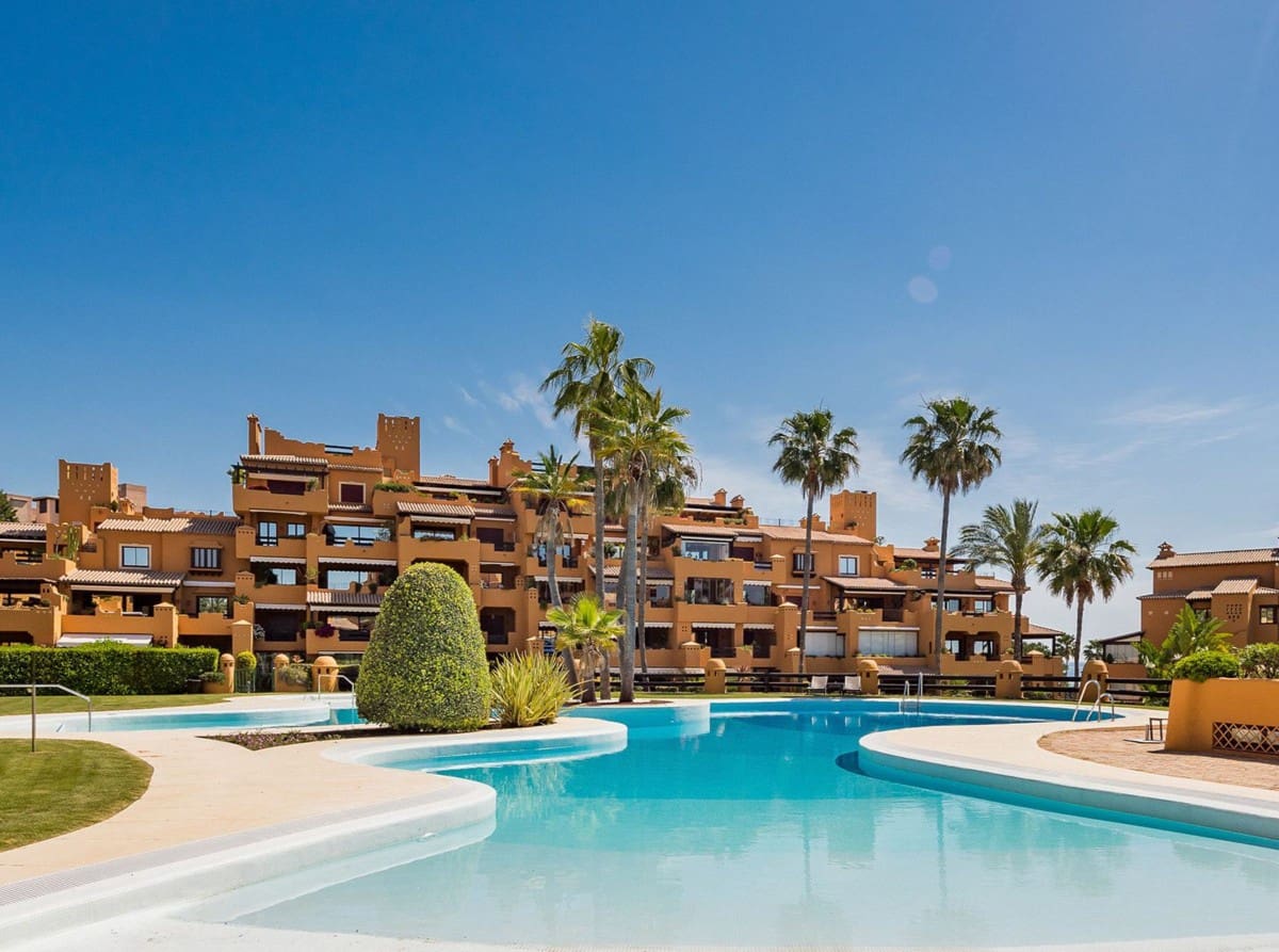4 quarto Apartamento para venda em Estepona com piscina garagem - 3 695 000 € (Ref: 9425971)