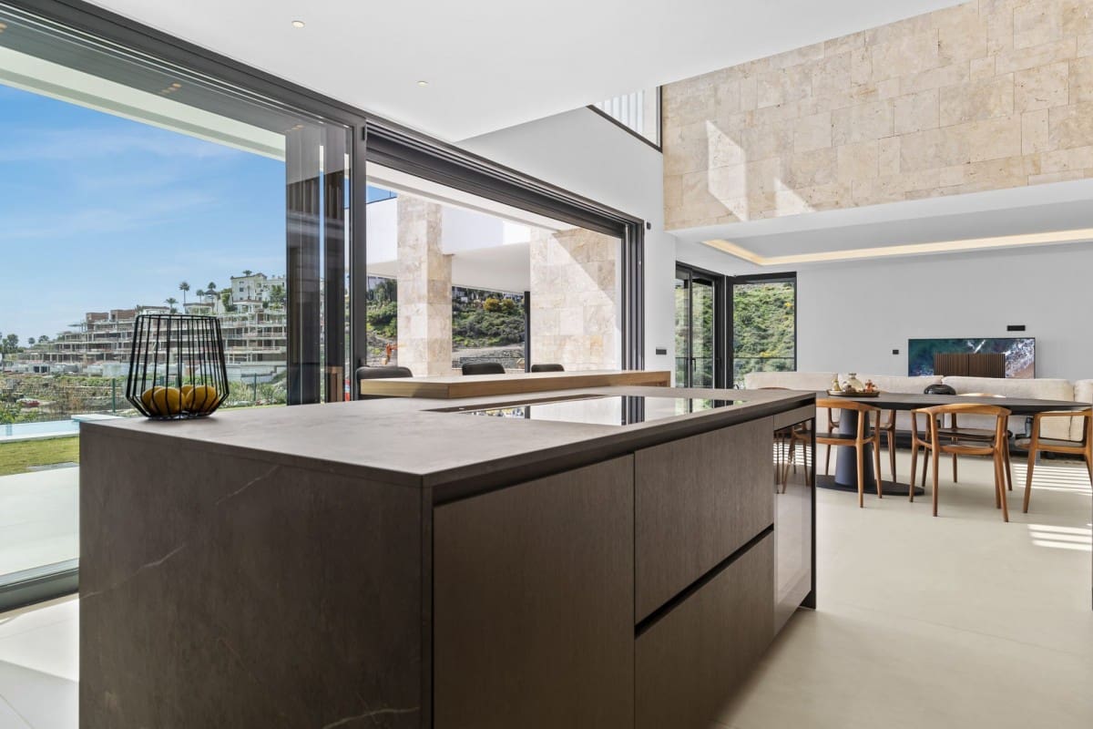 4 soveværelse Villa til salg i Benahavis med swimmingpool garage - € 3.485.000 (Ref: 9425973)