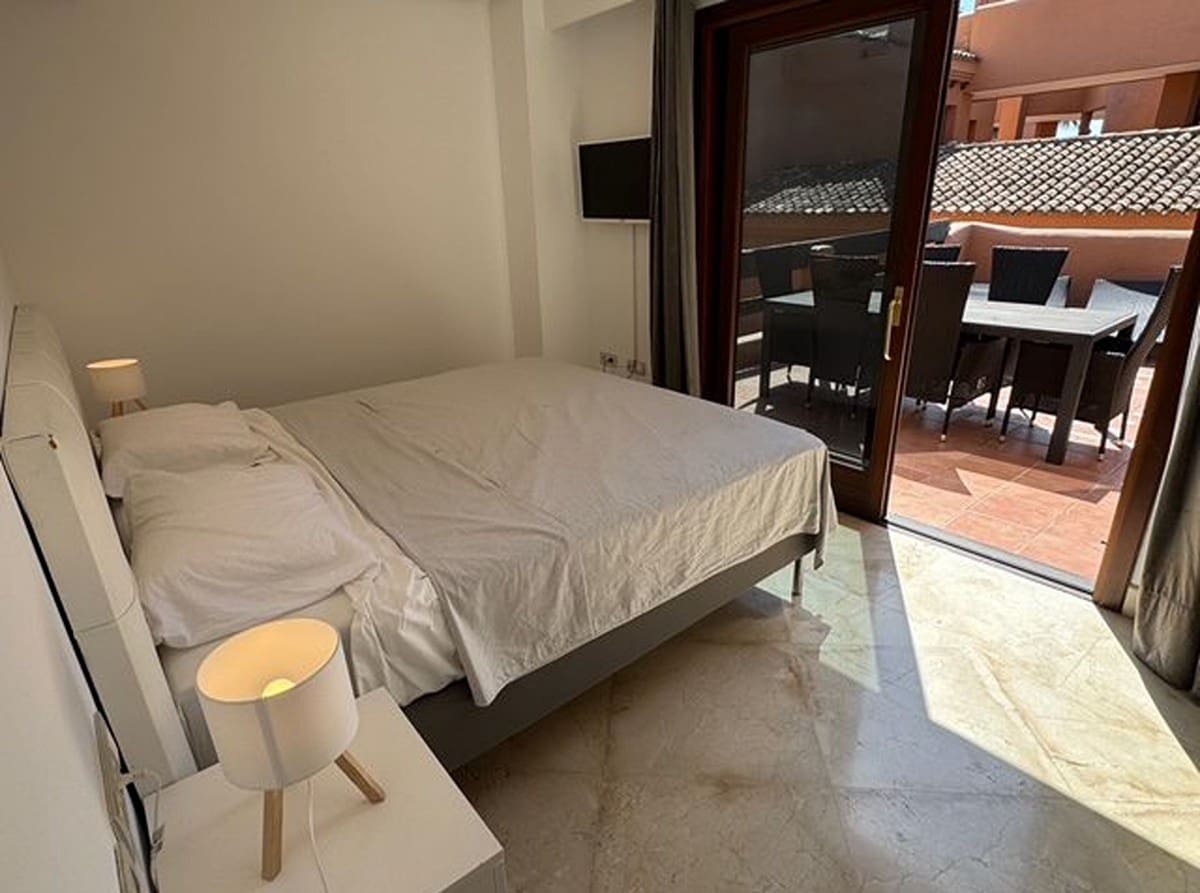 2 soverom Leilighet til salgs i New Golden Mile med svømmebasseng garasje - € 605 000 (Ref: 9425974)