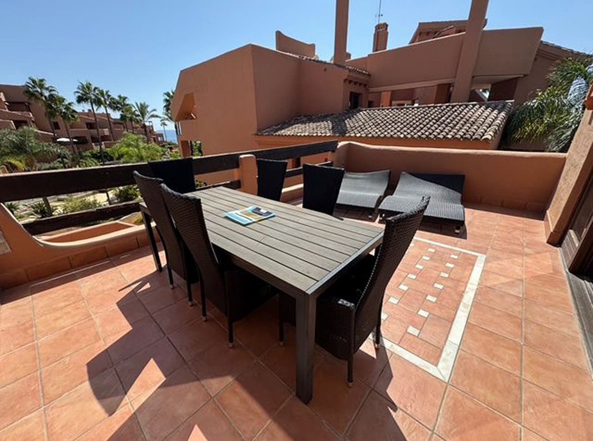 2 soverom Leilighet til salgs i New Golden Mile med svømmebasseng garasje - € 605 000 (Ref: 9425974)