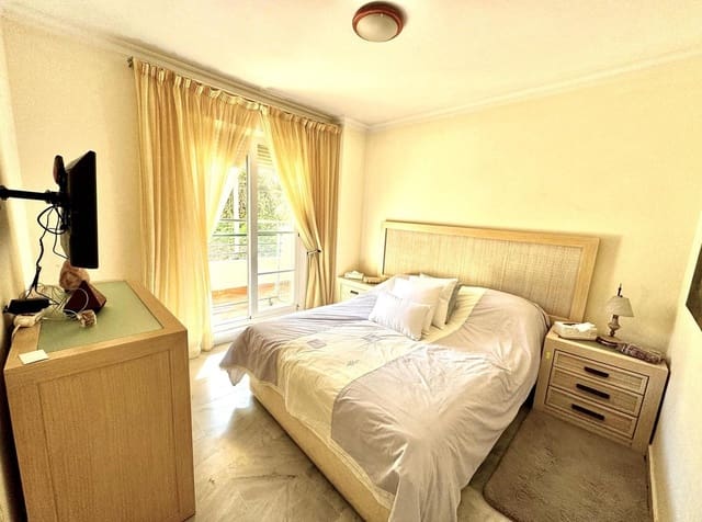 3 makuuhuone Huoneisto myytävänä paikassa Marbella mukana uima-altaan - 550 000 € (Ref: 9425977)