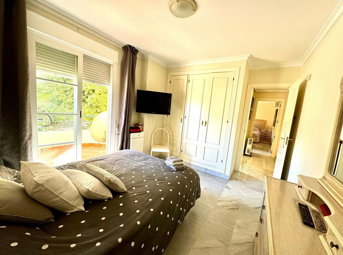 3 makuuhuone Huoneisto myytävänä paikassa Marbella mukana uima-altaan - 550 000 € (Ref: 9425977)