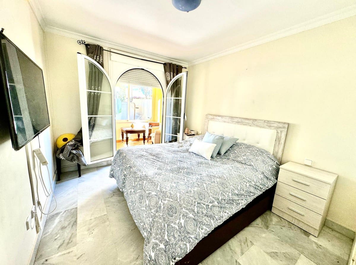 3 makuuhuone Huoneisto myytävänä paikassa Marbella mukana uima-altaan - 550 000 € (Ref: 9425977)