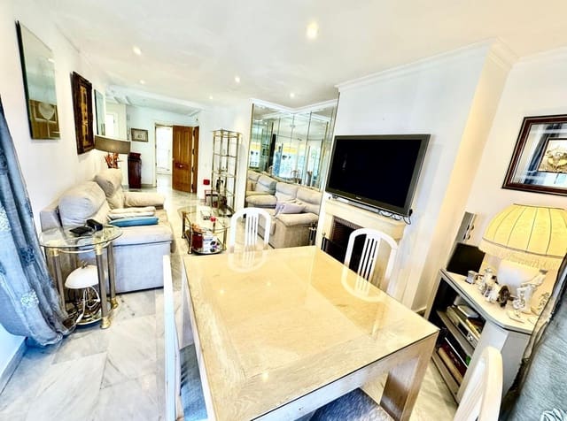 3 makuuhuone Huoneisto myytävänä paikassa Marbella mukana uima-altaan - 550 000 € (Ref: 9425977)