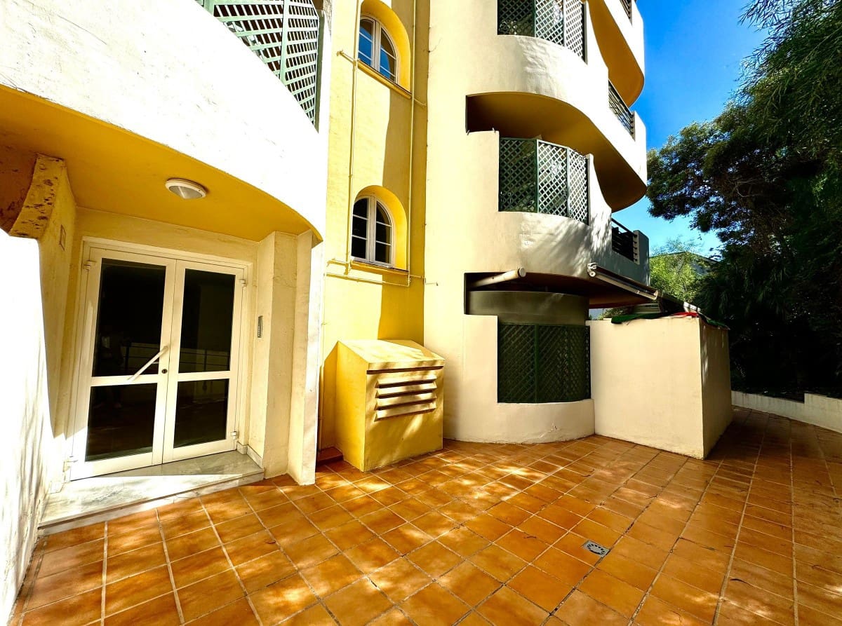 3 makuuhuone Huoneisto myytävänä paikassa Marbella mukana uima-altaan - 550 000 € (Ref: 9425977)