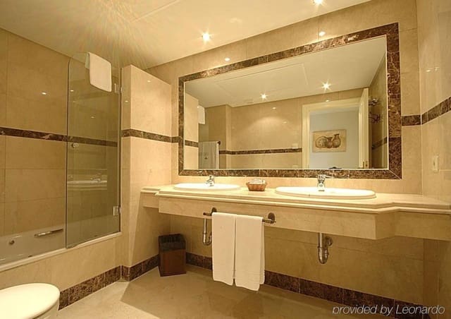 2 soverom Penthouse til salgs i Puerto Banus, Marbella med svømmebasseng garasje - € 995 000 (Ref: 9425979)