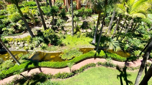 2 sypialnia Penthouse na sprzedaż w Puerto Banus, Marbella z basenem garażem - 995 000 € (Ref: 9425979)