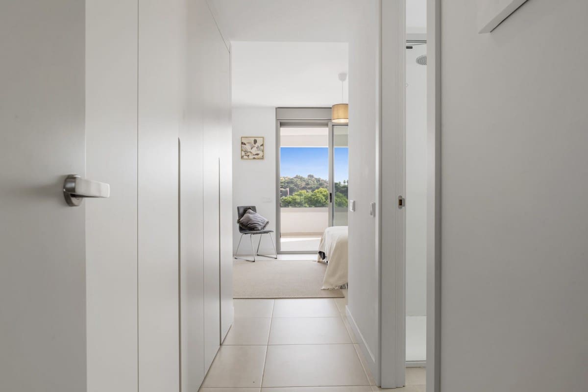 2 sypialnia Penthouse na sprzedaż w Estepona z basenem garażem - 495 000 € (Ref: 9425981)