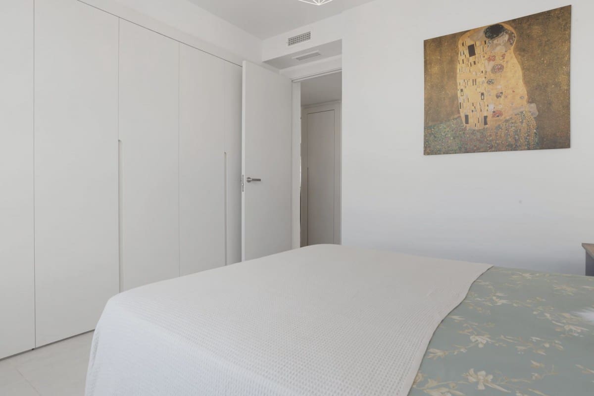 2 sypialnia Penthouse na sprzedaż w Estepona z basenem garażem - 495 000 € (Ref: 9425981)