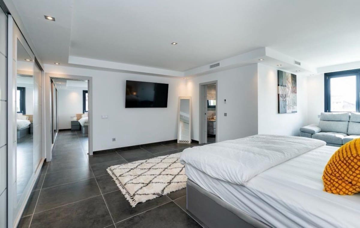 6 makuuhuone Huvila myytävänä paikassa Marbella mukana uima-altaan 
autotalli - 4 495 000 € (Ref: 9425982)