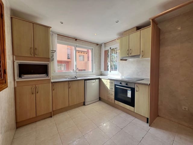 4 camera da letto Casa in vendita in Nueva Andalucia, Marbella con piscina garage - 599.000 € (Rif: 9425983)