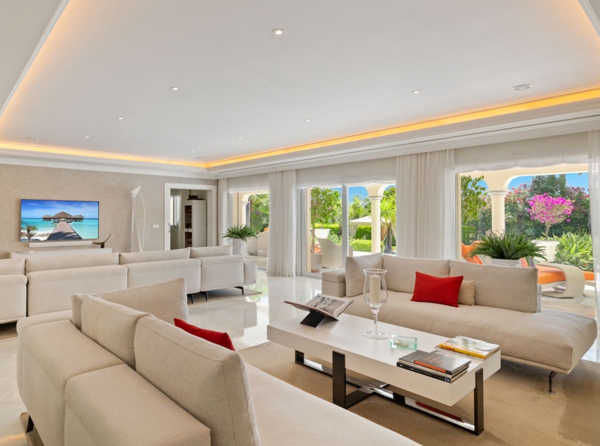 6 soveværelse Villa til salg i Nueva Andalucia med swimmingpool garage - € 6.900.000 (Ref: 9425984)