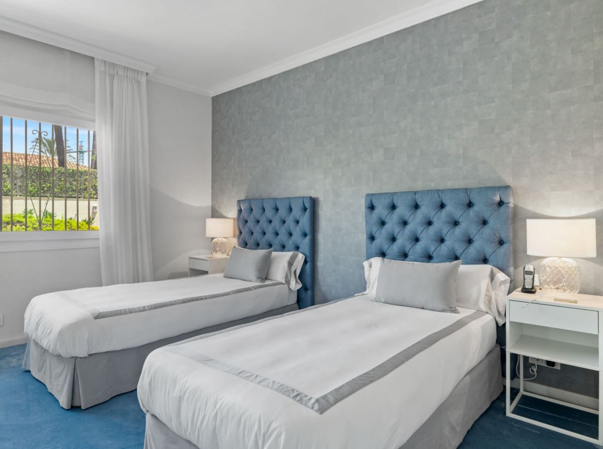 6 soveværelse Villa til salg i Nueva Andalucia med swimmingpool garage - € 6.900.000 (Ref: 9425984)