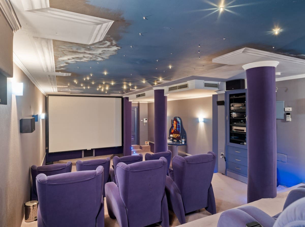 6 soveværelse Villa til salg i Nueva Andalucia med swimmingpool garage - € 6.900.000 (Ref: 9425984)