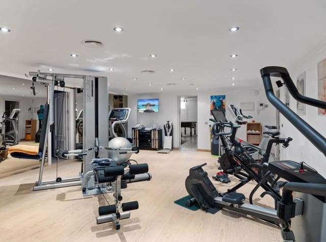 6 quarto Moradia para venda em Nueva Andalucia, Marbella com piscina garagem - 6 900 000 € (Ref: 9425984)