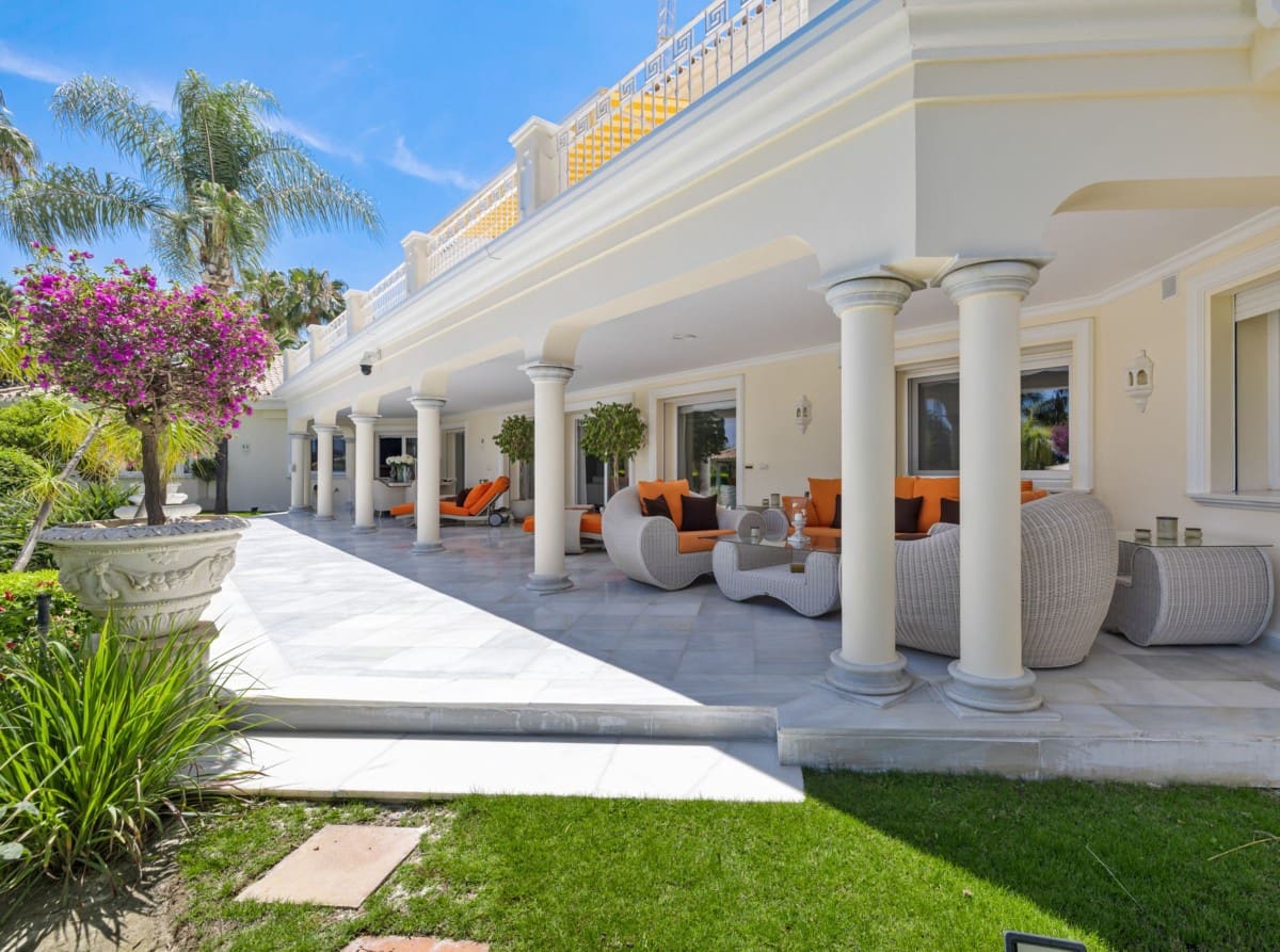 6 soveværelse Villa til salg i Nueva Andalucia med swimmingpool garage - € 6.900.000 (Ref: 9425984)