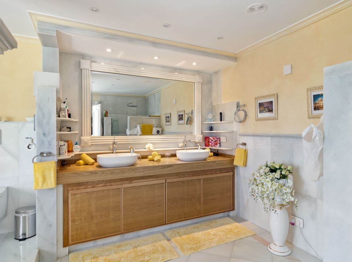 6 soveværelse Villa til salg i Nueva Andalucia med swimmingpool garage - € 6.900.000 (Ref: 9425984)