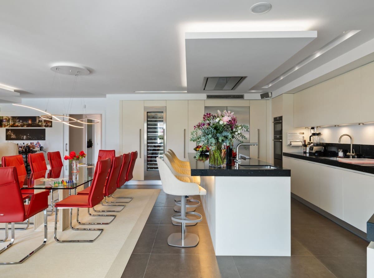 6 soveværelse Villa til salg i Nueva Andalucia med swimmingpool garage - € 6.900.000 (Ref: 9425984)