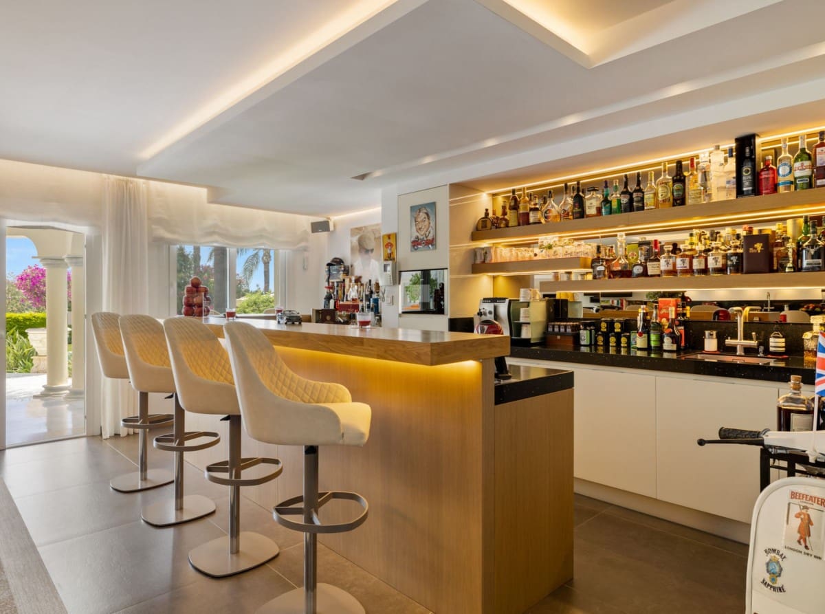 6 soveværelse Villa til salg i Nueva Andalucia med swimmingpool garage - € 6.900.000 (Ref: 9425984)